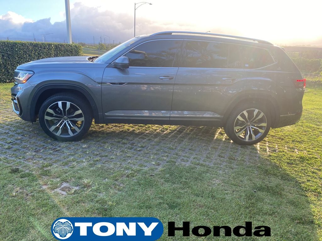 2023 Volkswagen Atlas — interior view