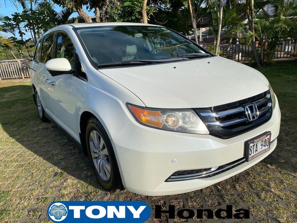 2015 Honda Odyssey EX-L in White — front three-quarter view