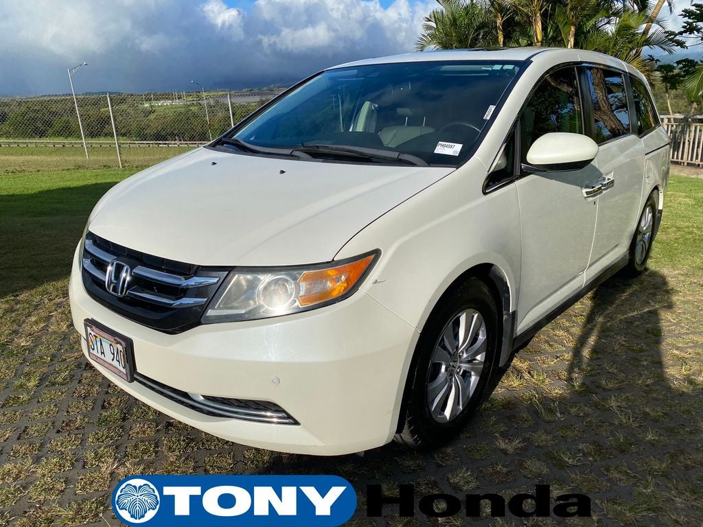 2015 Honda Odyssey — rear three-quarter view