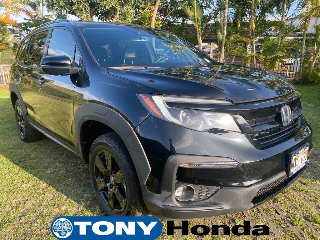 2022 Honda Pilot TrailSport in Crystal Black Pearl — front three-quarter view