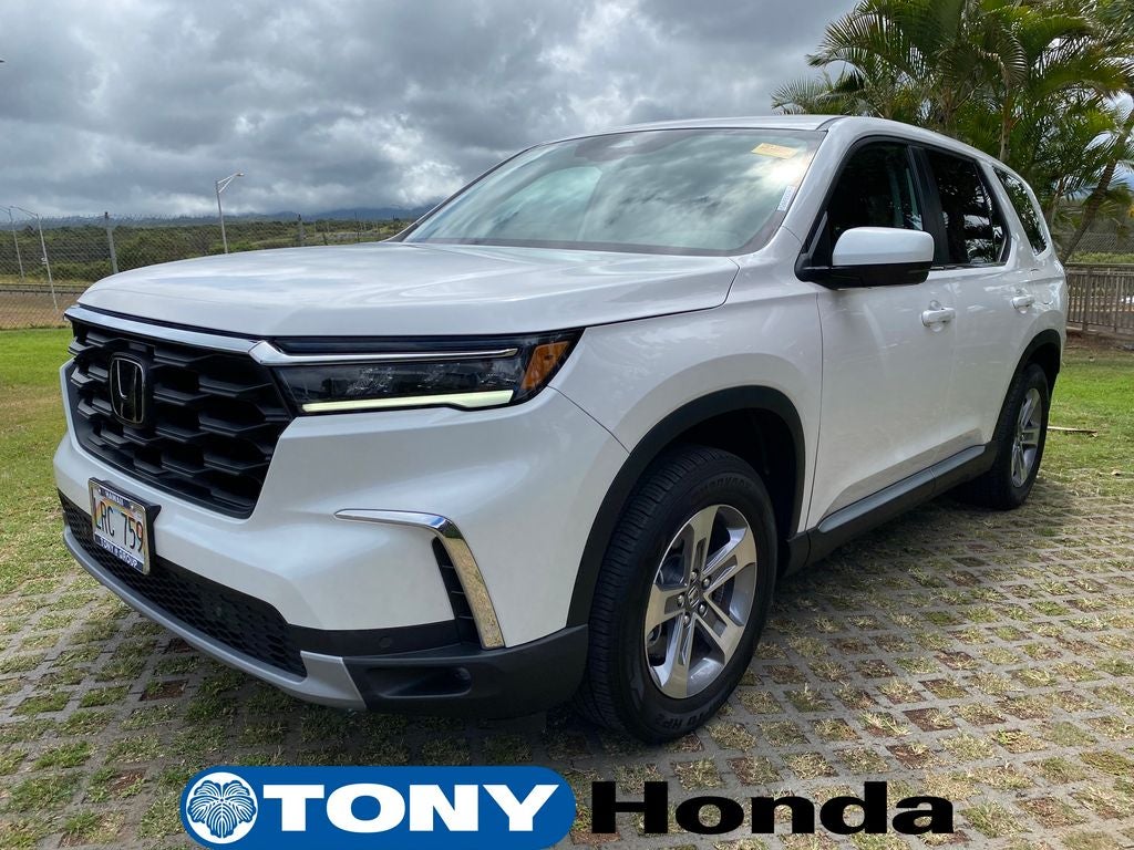 2025 Honda Pilot — rear three-quarter view