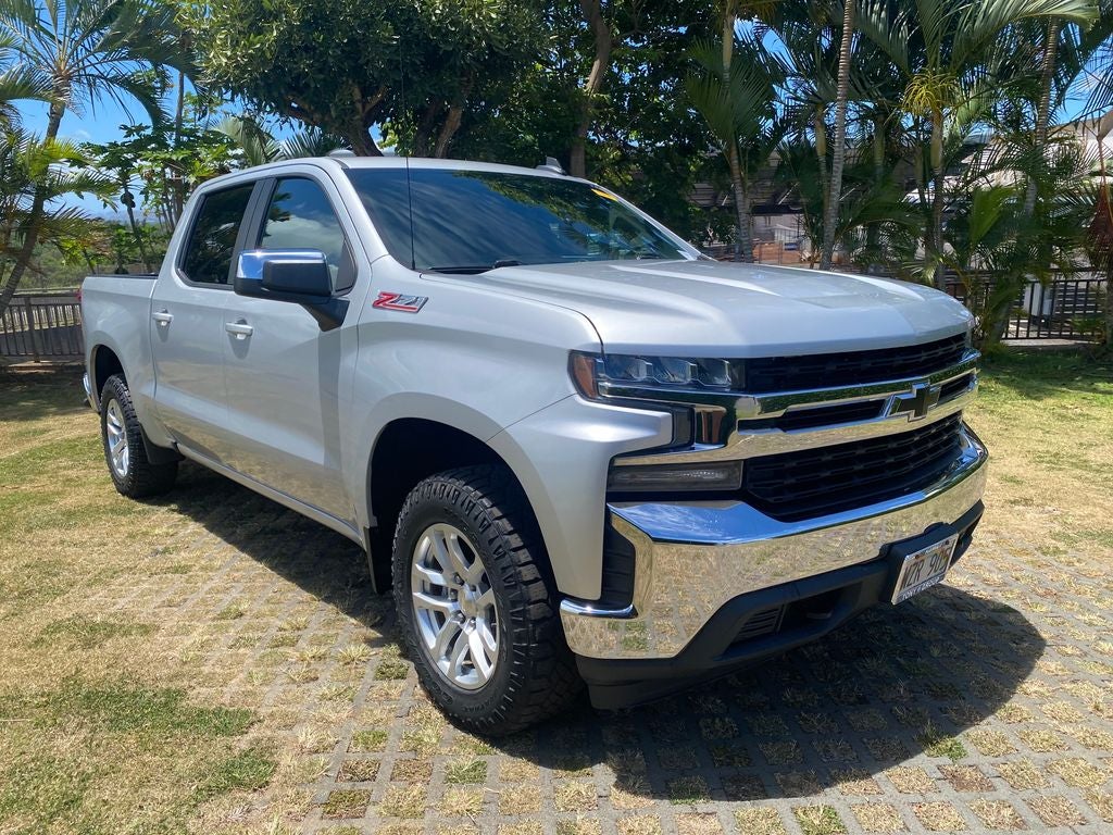 2019 Chevrolet Silverado 1500 LT in Silver Ice Metallic — front three-quarter view